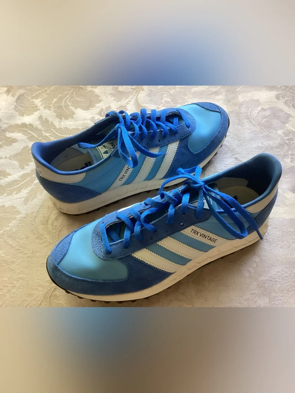 adidas Unisex TRX Vintage Light Blue & White Retro Runner (Mens 8/ women’s 10)